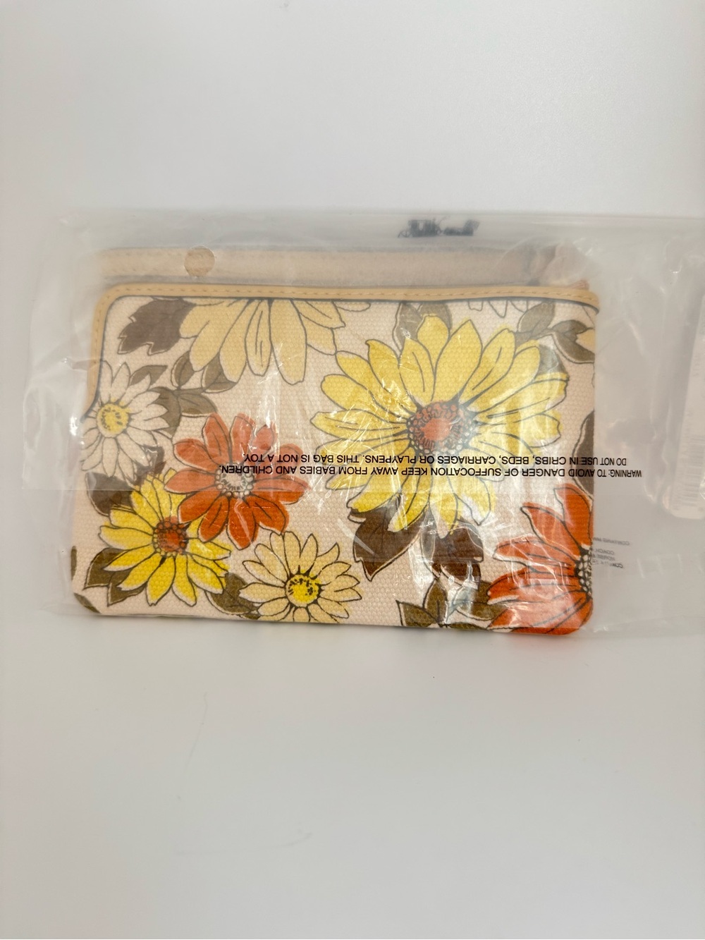 NWT Coach CEF83 Vanilla Sunflower Floral Print Corner Zip Wristlet - Picture 6 of 15